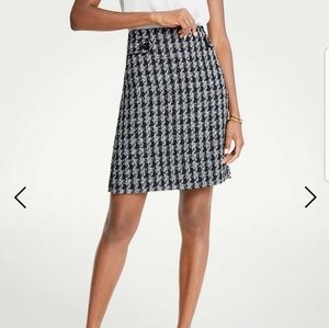 NWT Ann Taylor Houndstooth Button Tab A-line Skirt